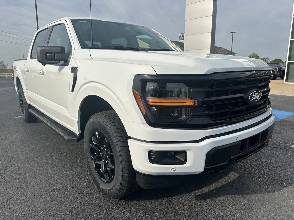2025 Ford F-150 XLT photo 2