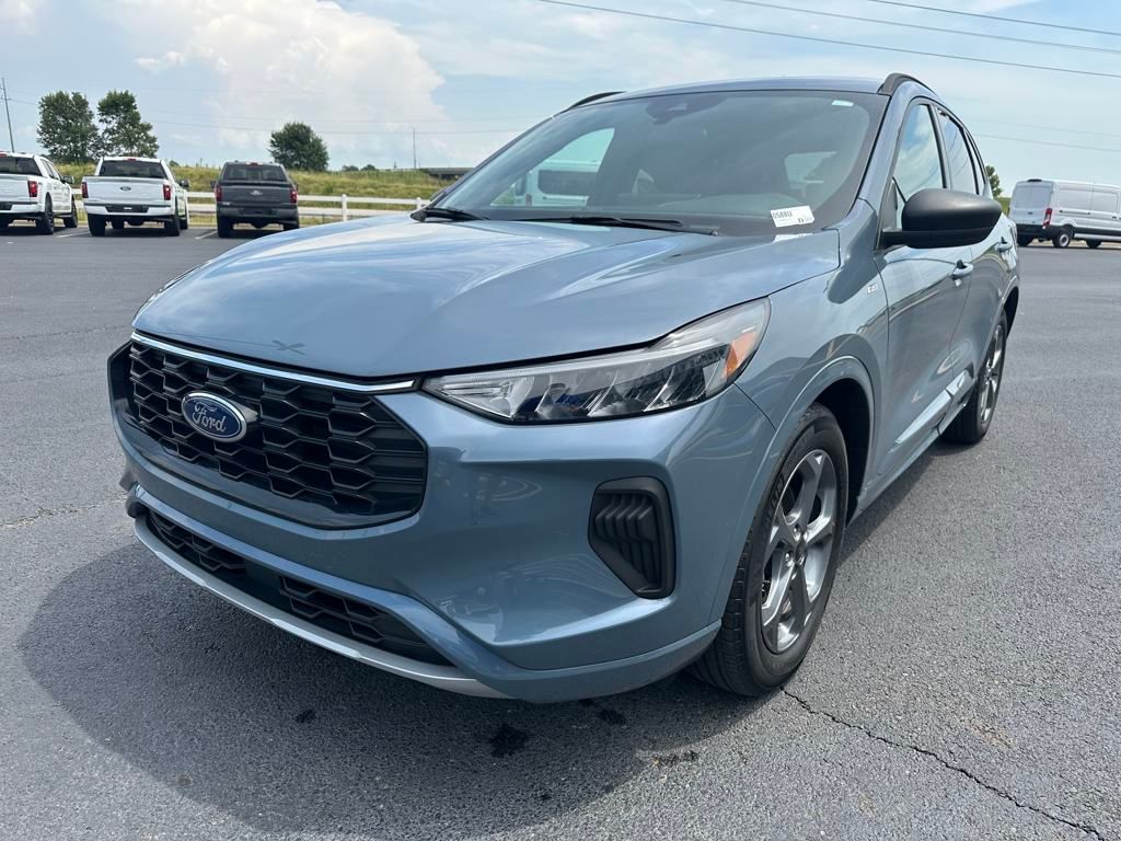 2023 Ford Escape ST-Line photo 4