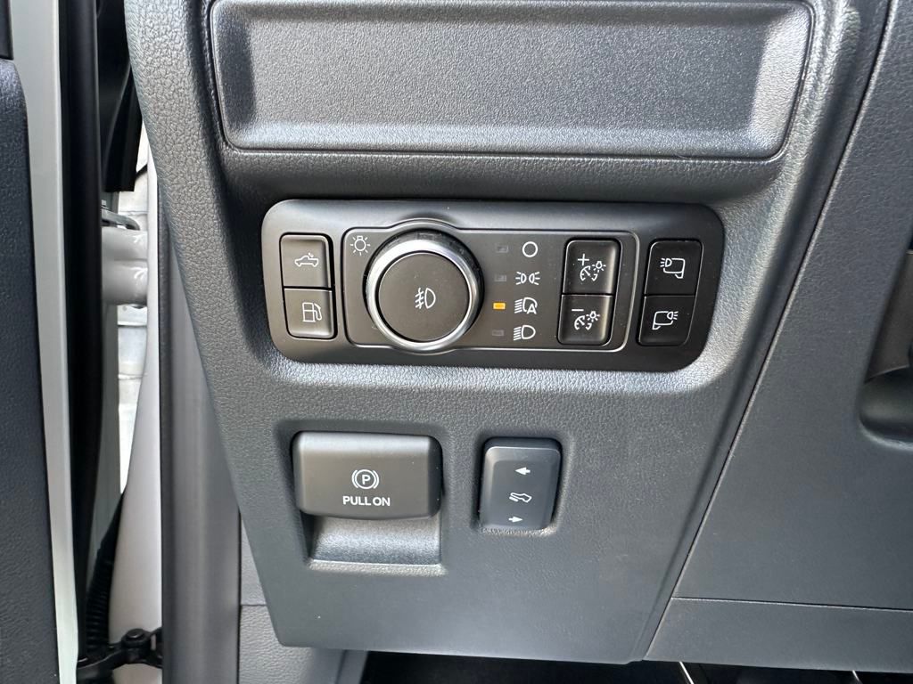 2025 Ford F-150 Platinum - Photo 17
