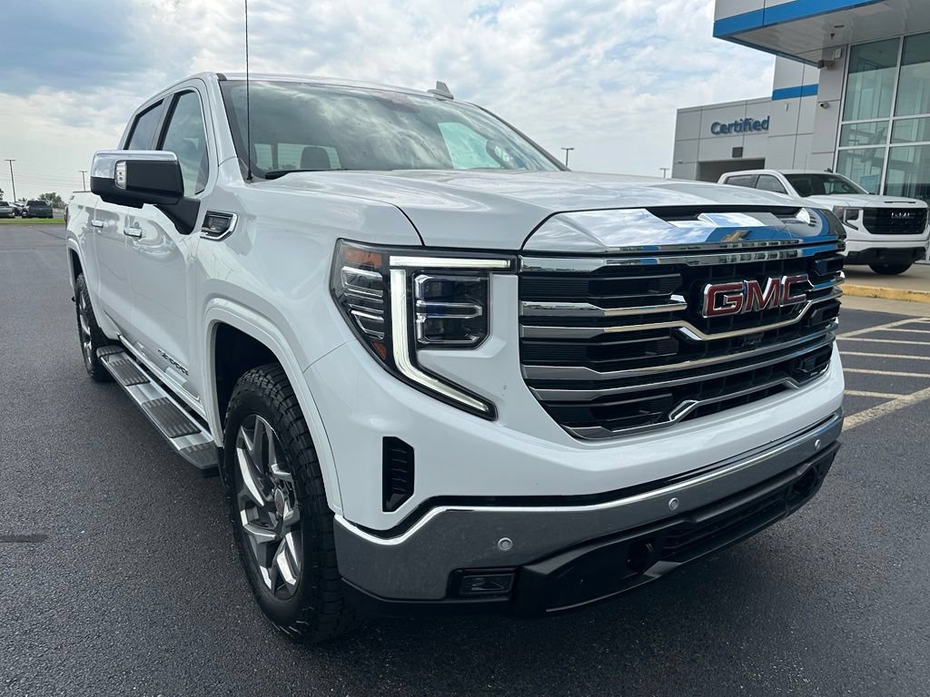 Used 2024 GMC Sierra 1500 SLT with VIN 3GTUUDE8XRG304344 for sale in Little Rock