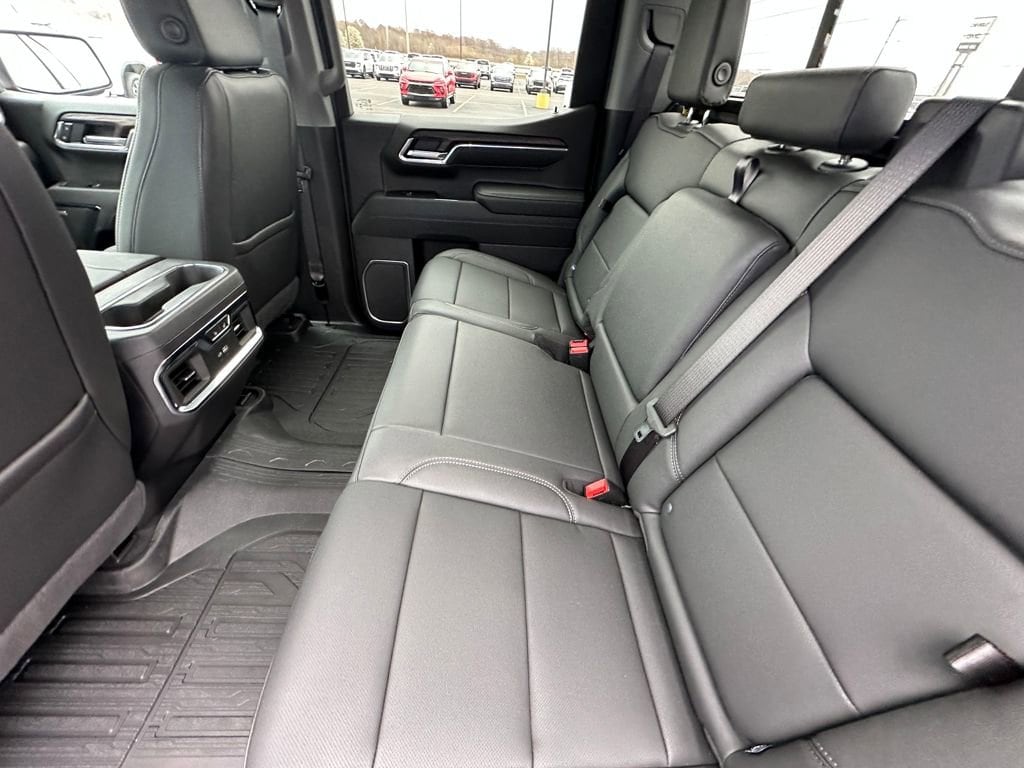 2026 GMC Sierra 1500 SLT - Photo 17
