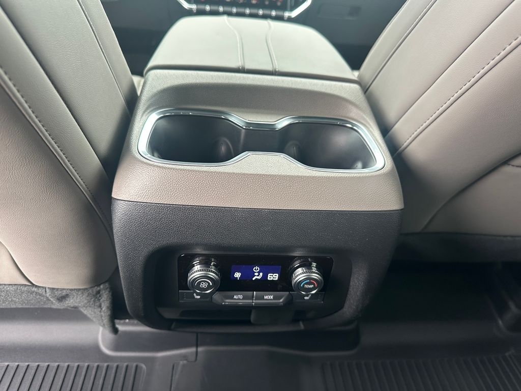 2026 GMC Acadia Elevation - Photo 19