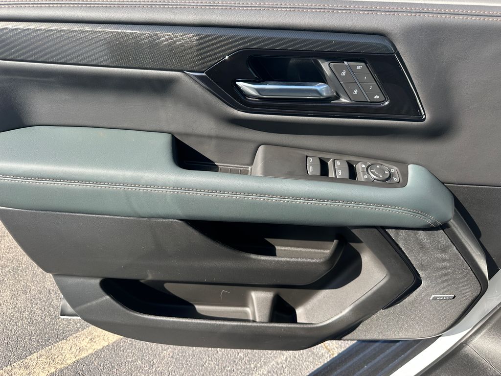 2026 GMC Yukon XL AT4 - Photo 15