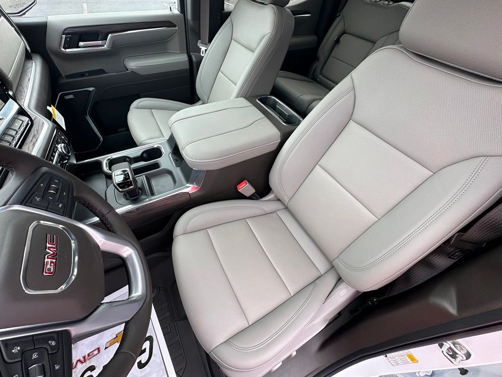 2026 GMC Sierra 1500 SLT - Photo 16