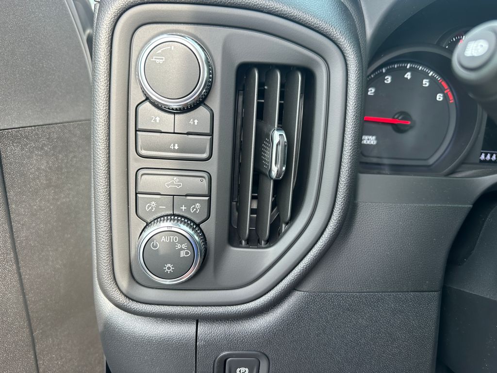 2026 GMC Sierra 2500HD Pro - Photo 10