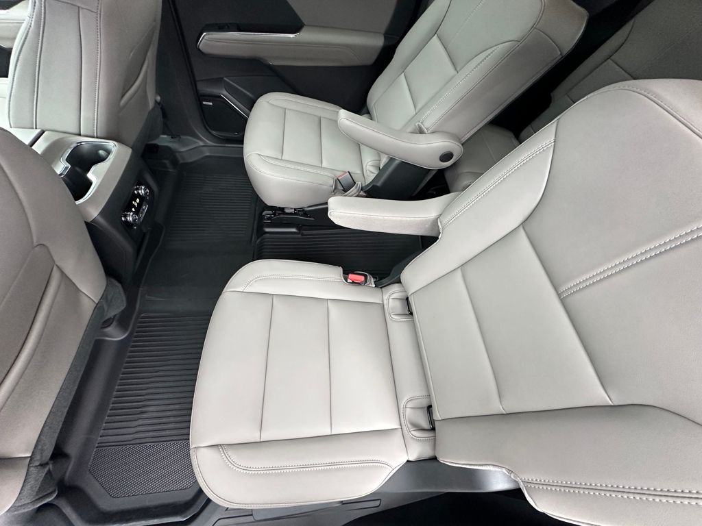 2026 GMC Acadia Elevation - Photo 18