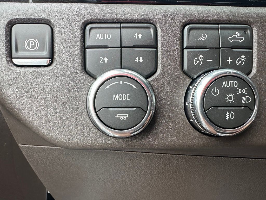 2026 GMC Sierra 1500 SLT - Photo 14