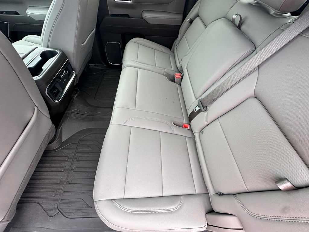 2026 GMC Sierra 1500 SLT - Photo 18