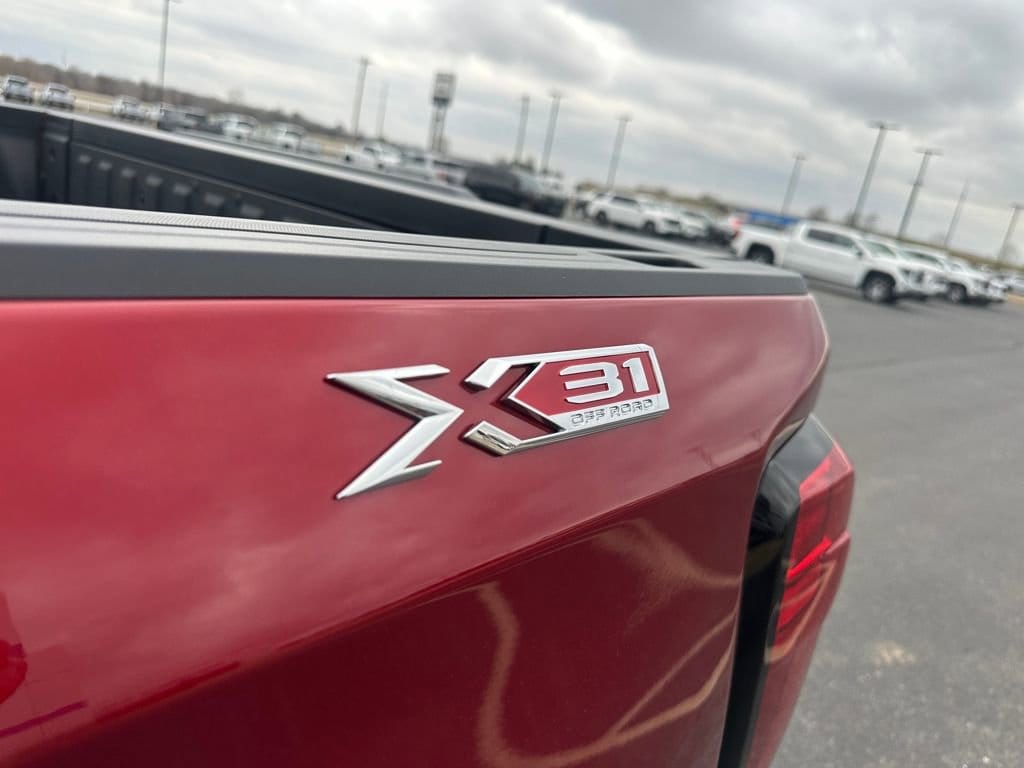 2026 GMC Sierra 1500 SLT - Photo 21