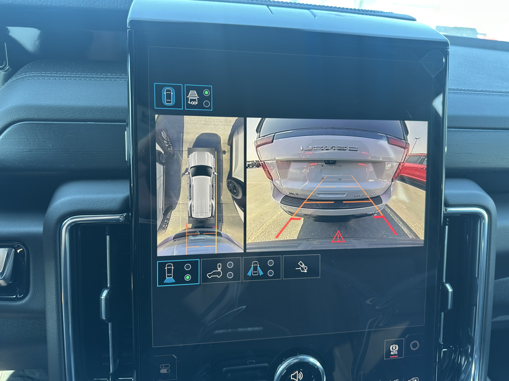 2026 GMC Yukon Denali - Photo 10