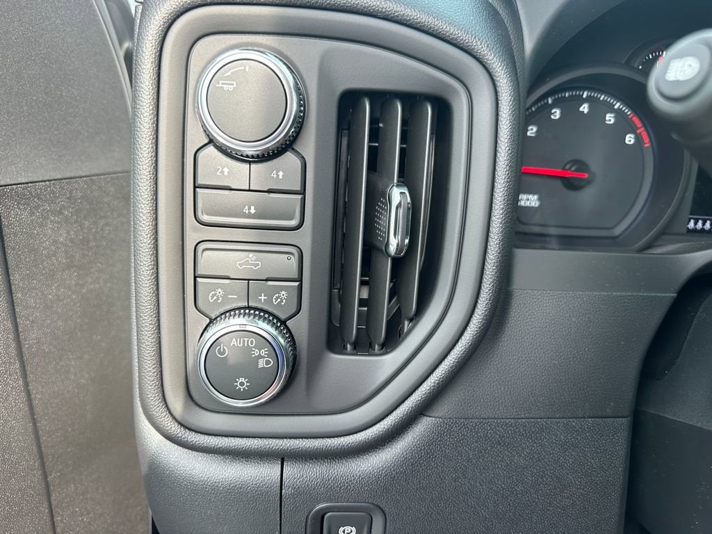 2026 GMC Sierra 2500HD Pro - Photo 10