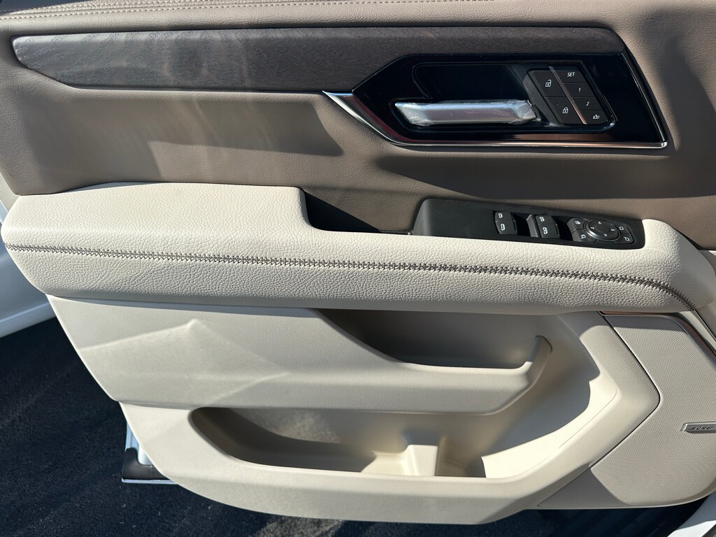 2026 GMC Yukon Denali - Photo 15