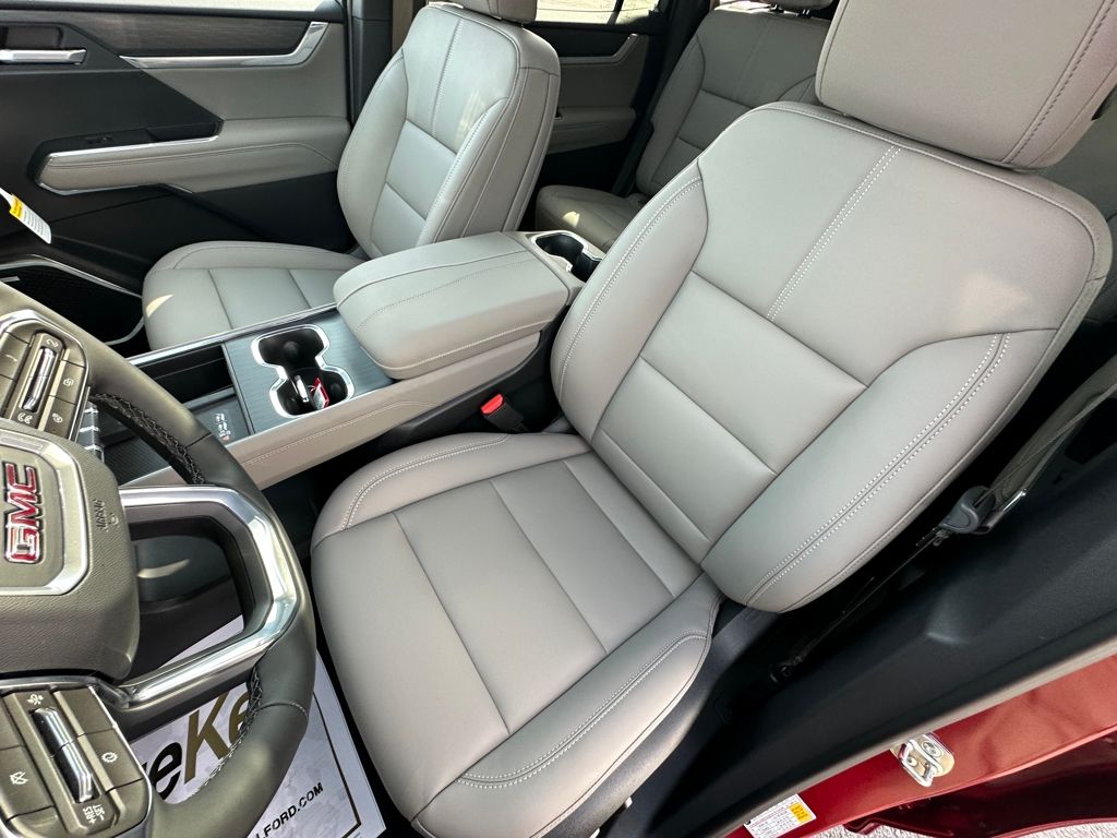 2026 GMC Acadia Elevation - Photo 13