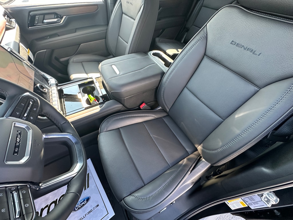 2026 GMC Yukon Denali - Photo 16