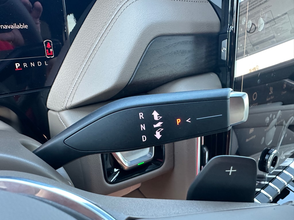 2026 GMC Yukon Denali - Photo 13