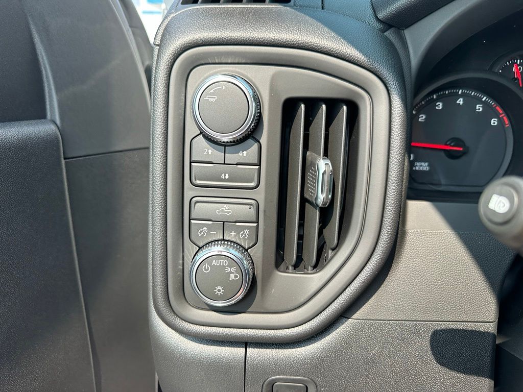 2026 GMC Sierra 2500HD Pro - Photo 13