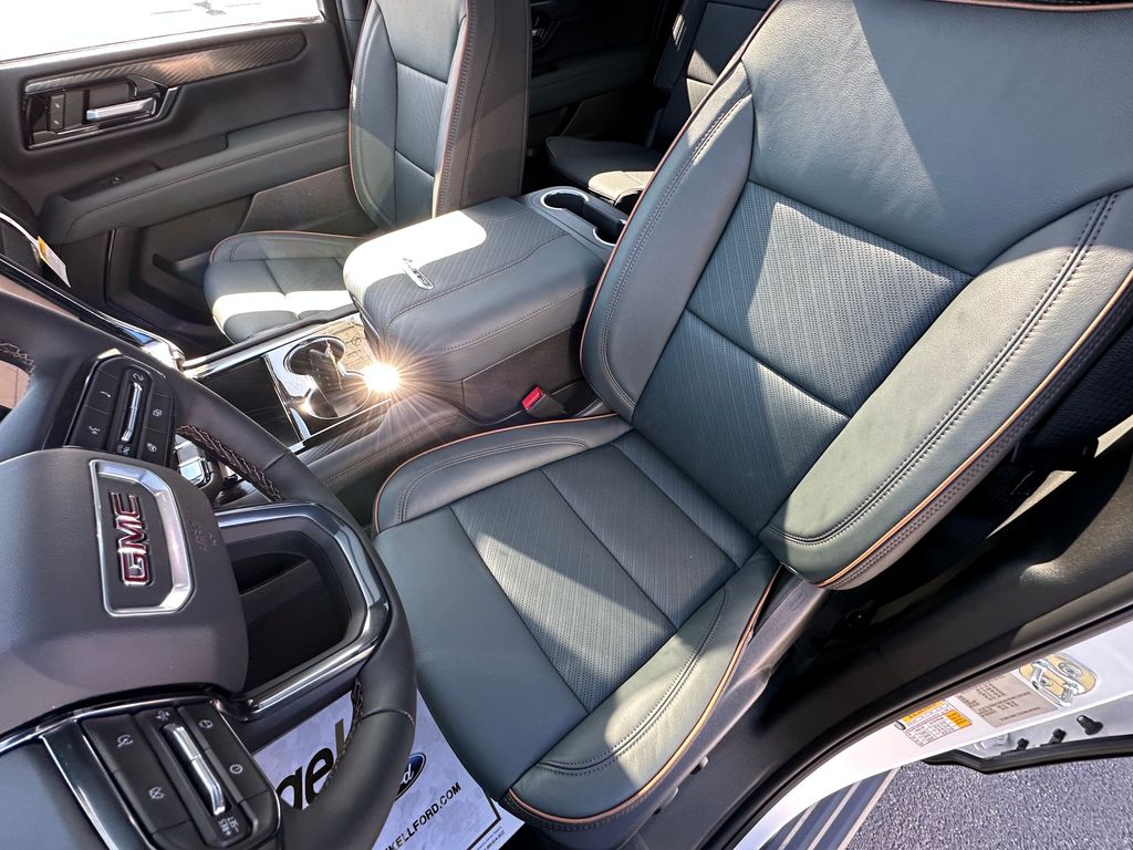 2026 GMC Yukon XL AT4 - Photo 17