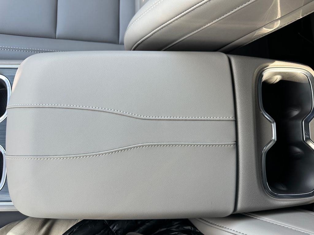 2026 GMC Acadia Elevation - Photo 14