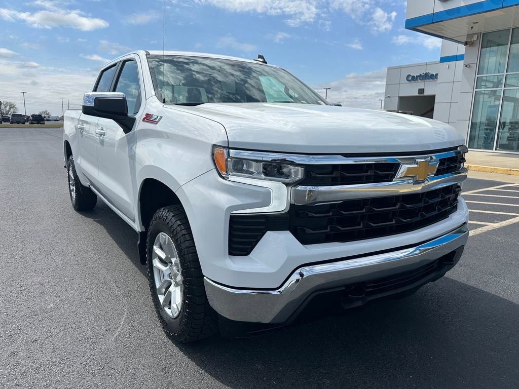 Used 2024 Chevrolet Silverado 1500 LT with VIN 1GCUDDED8RZ260664 for sale in Little Rock