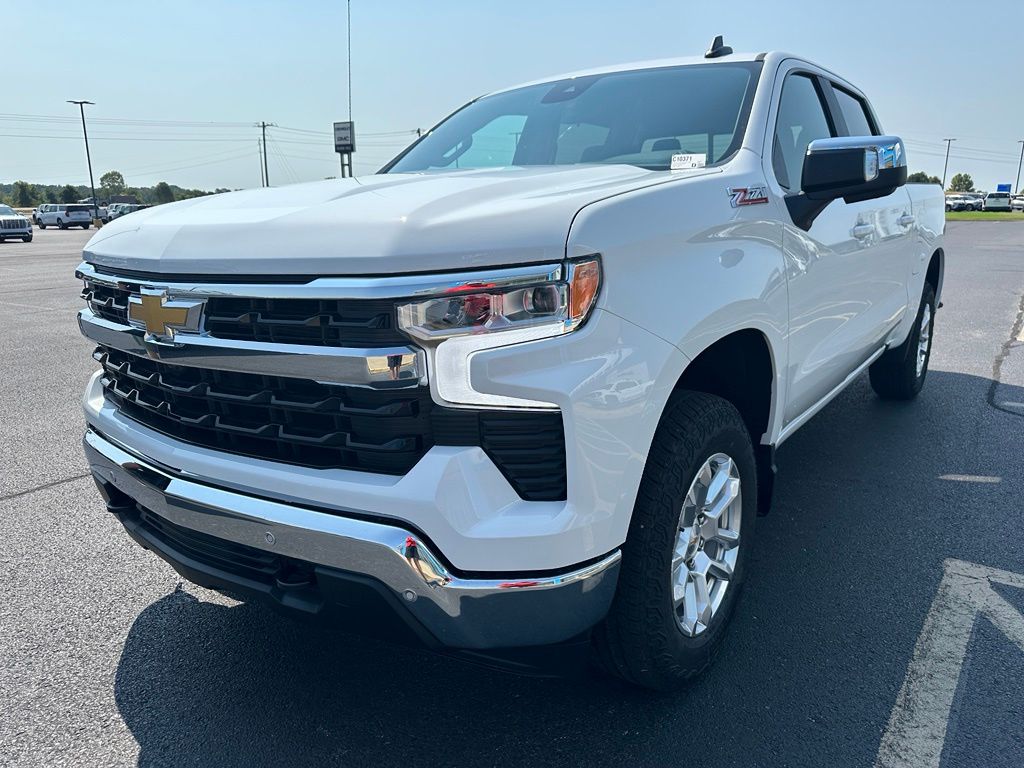 2026 Chevrolet Silverado 1500 LT - Photo 3