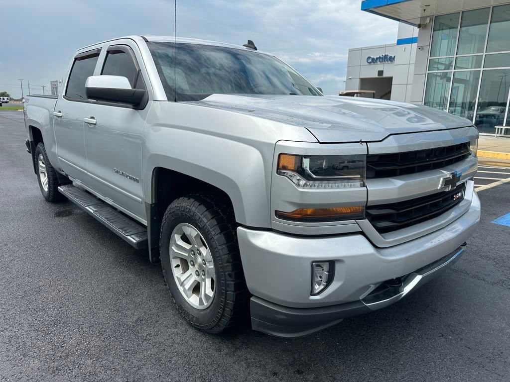 Used 2018 Chevrolet Silverado 1500 LT with VIN 3GCUKREC6JG118604 for sale in Little Rock