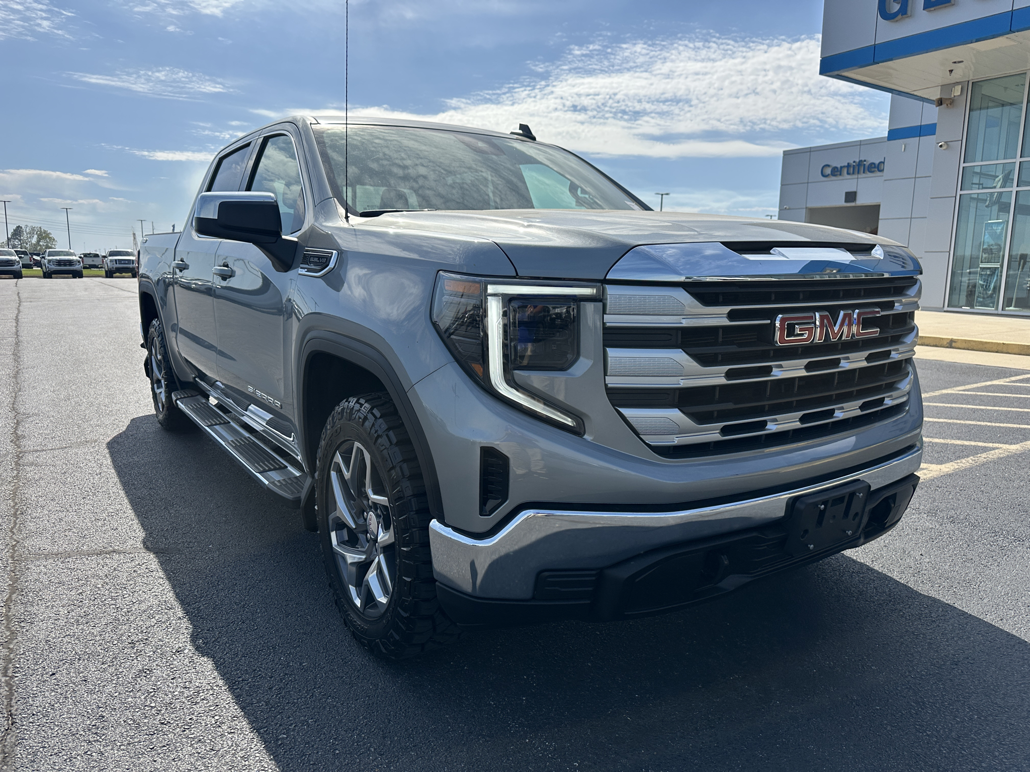 Used 2025 GMC Sierra 1500 SLE with VIN 1GTUUBED0SZ148886 for sale in Little Rock