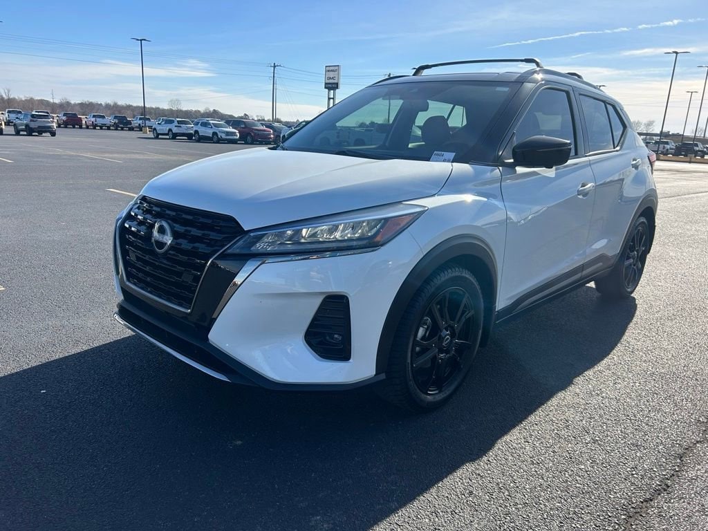 Used 2023 Nissan Kicks SR