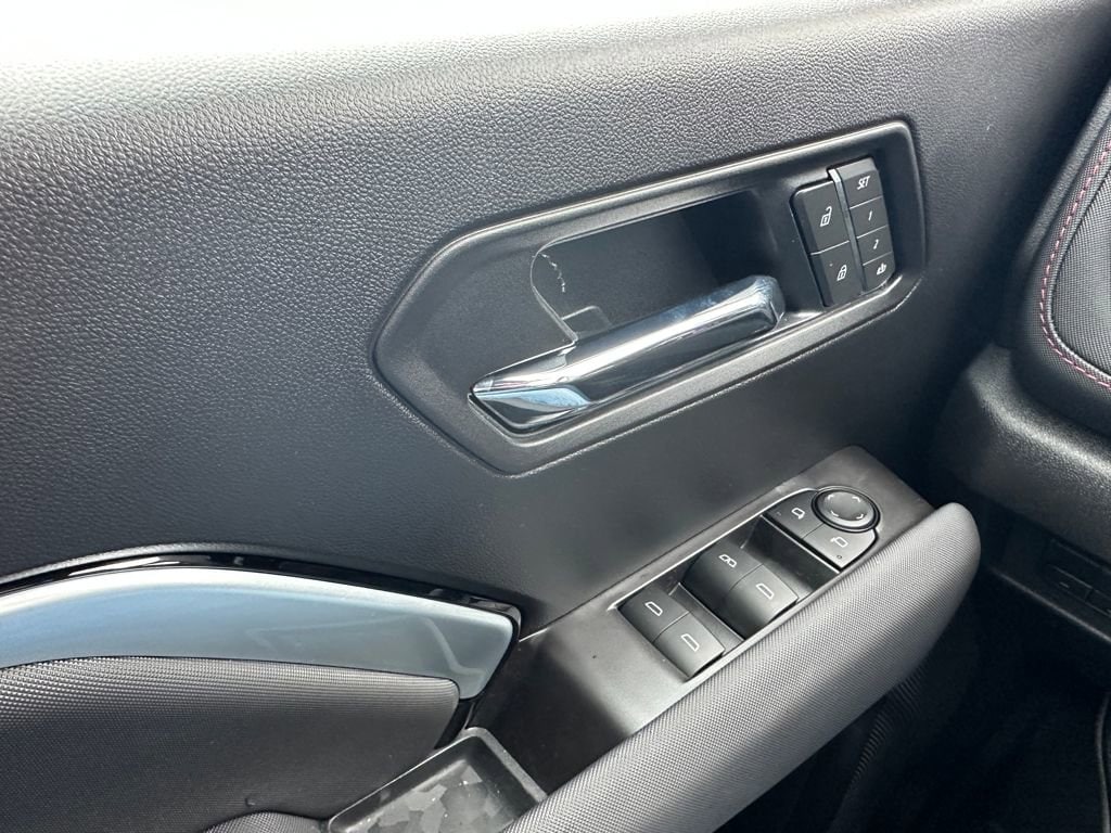 2026 Chevrolet Colorado Z71 - Photo 12