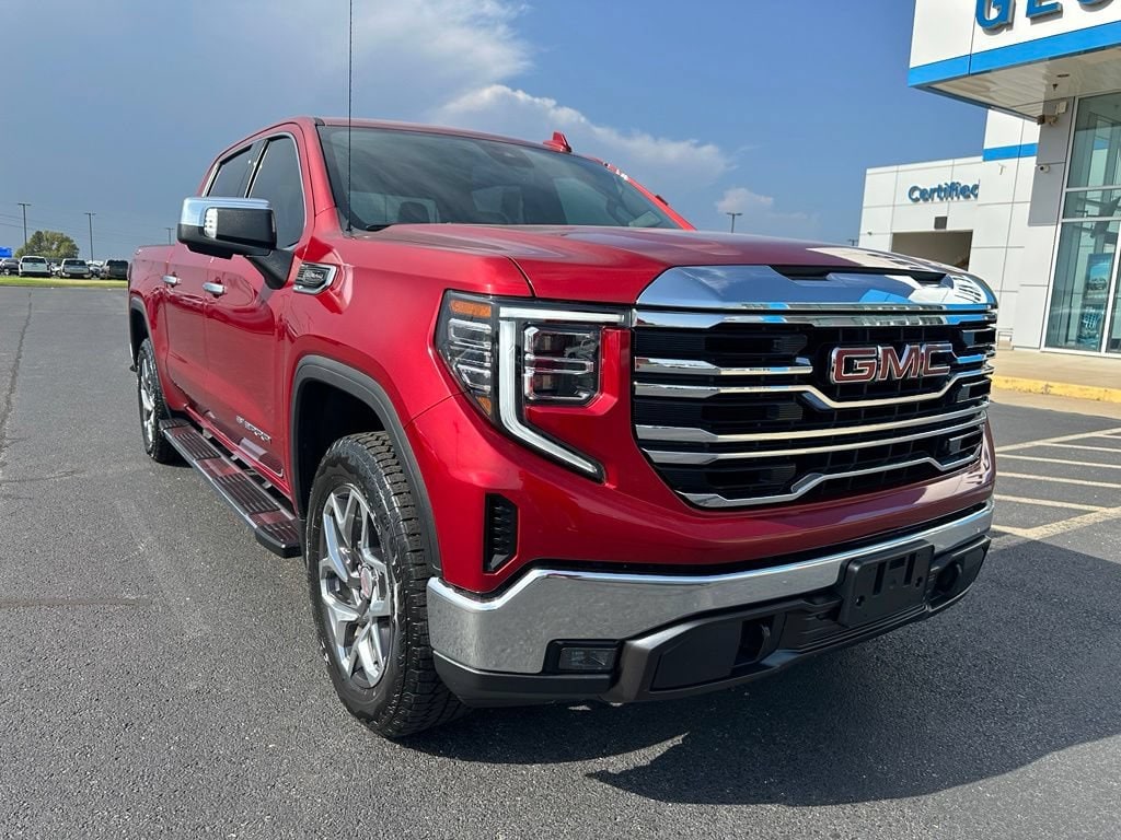 Used 2024 GMC Sierra 1500 SLT with VIN 3GTUUDED3RG435595 for sale in Little Rock