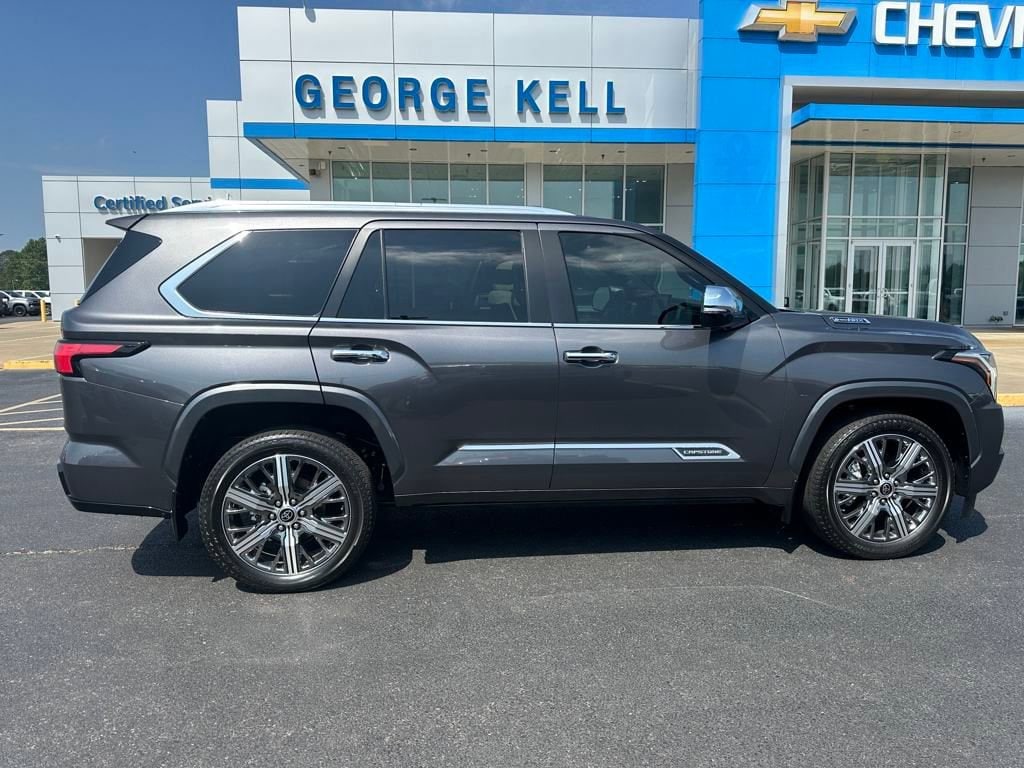 2024 Toyota Sequoia SR5