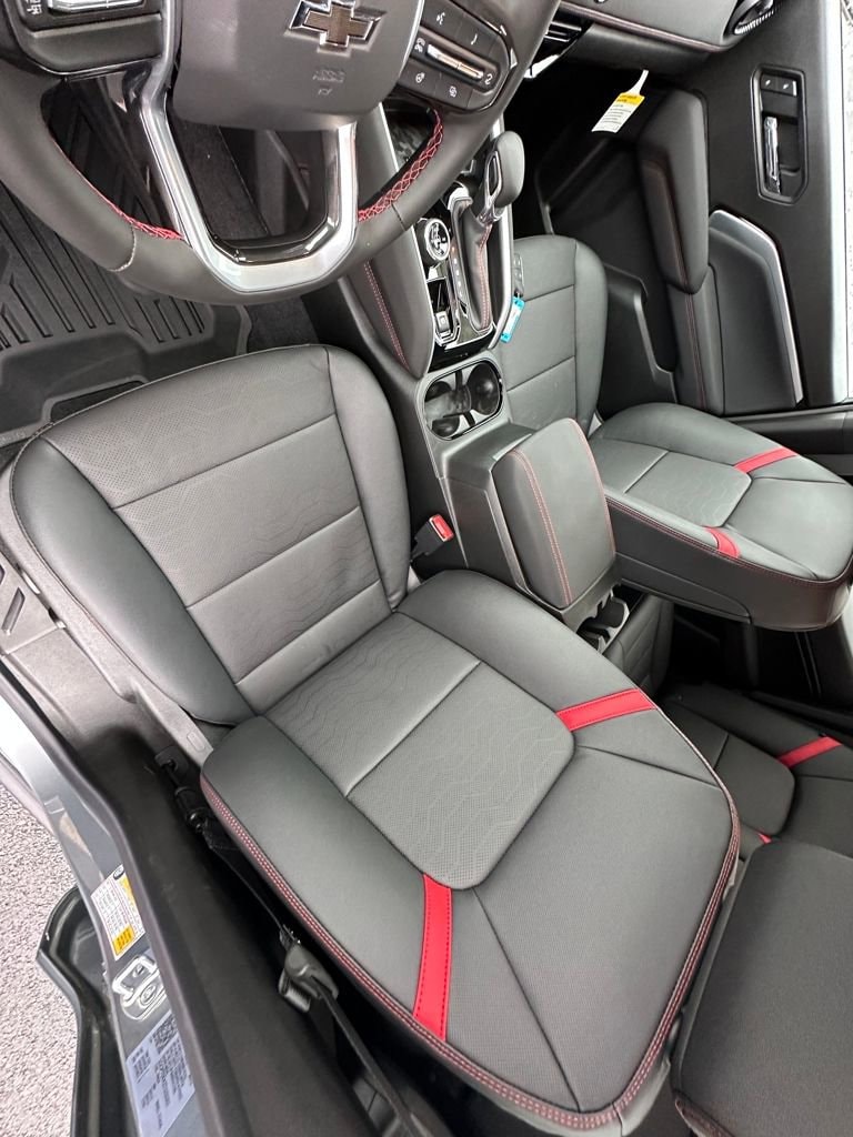2026 Chevrolet Colorado Z71 - Photo 13