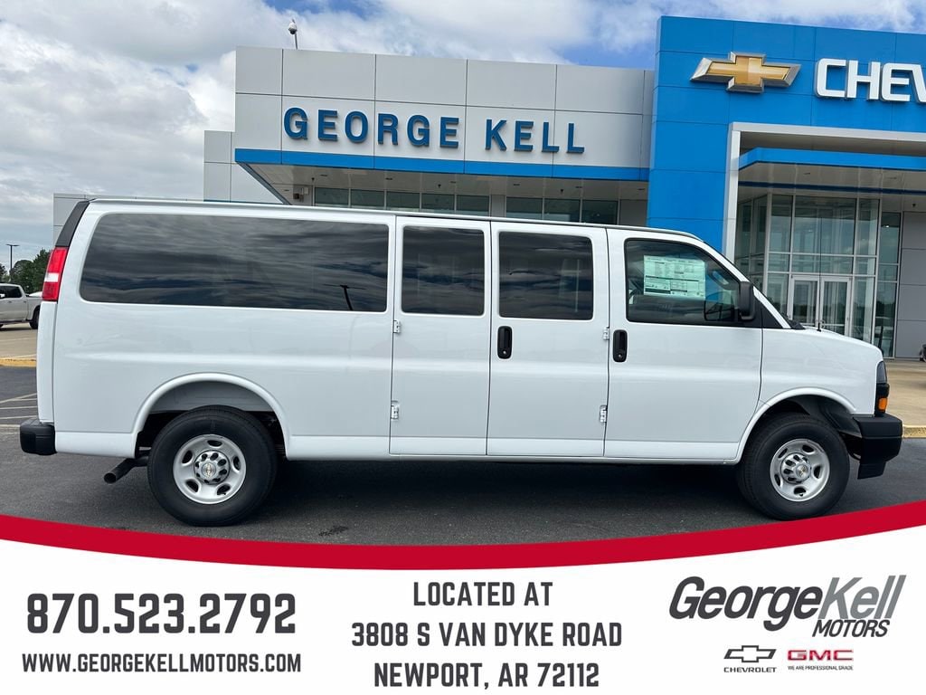 2026 Chevrolet Express 3500 LS Extended's photo