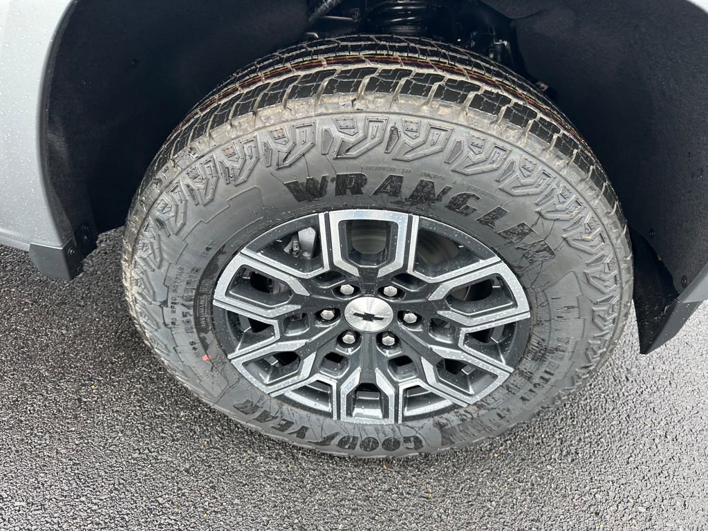 2026 Chevrolet Colorado Z71 - Photo 18