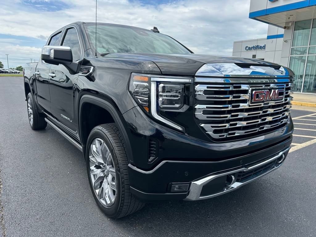 Used 2025 GMC Sierra 1500 Denali with VIN 3GTUUGE85SG184802 for sale in Little Rock
