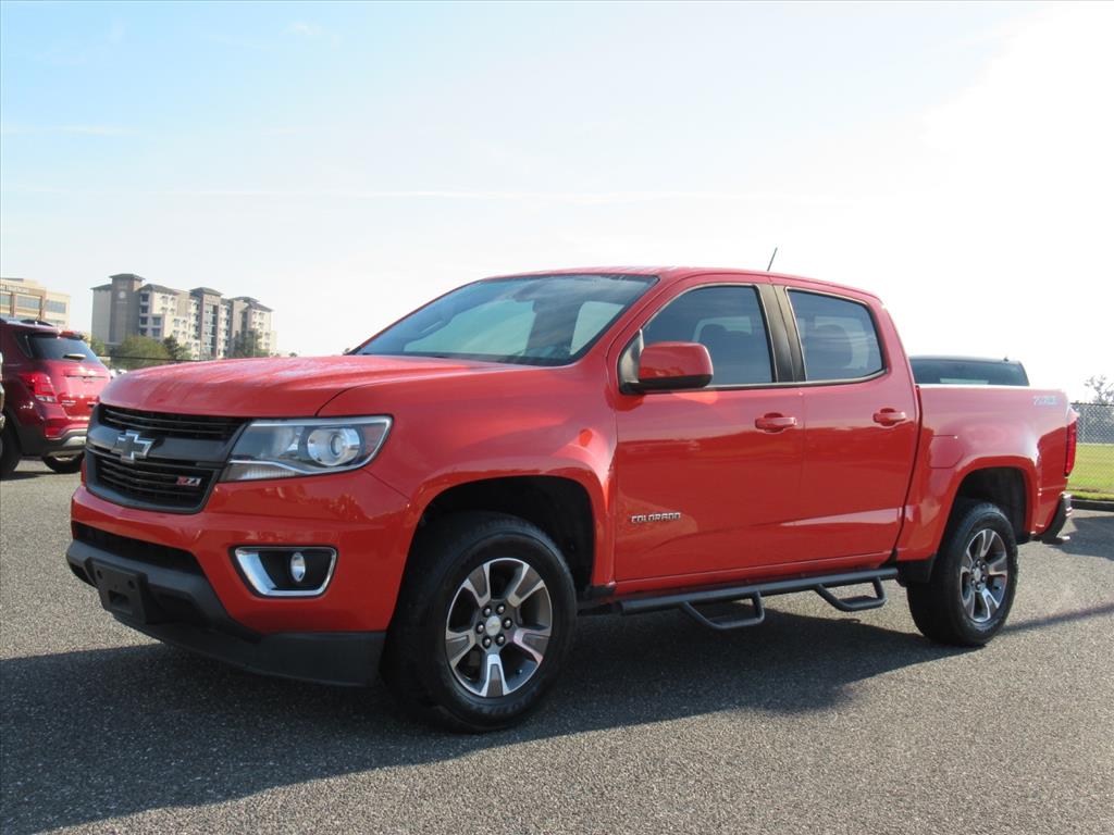 2019 Chevrolet Colorado Z71 photo 2