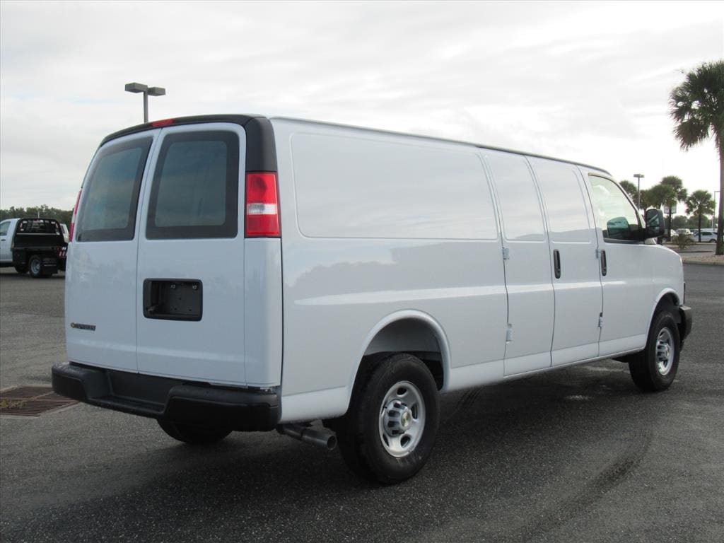 2025 Chevrolet Express Cargo Work Van - Photo 6
