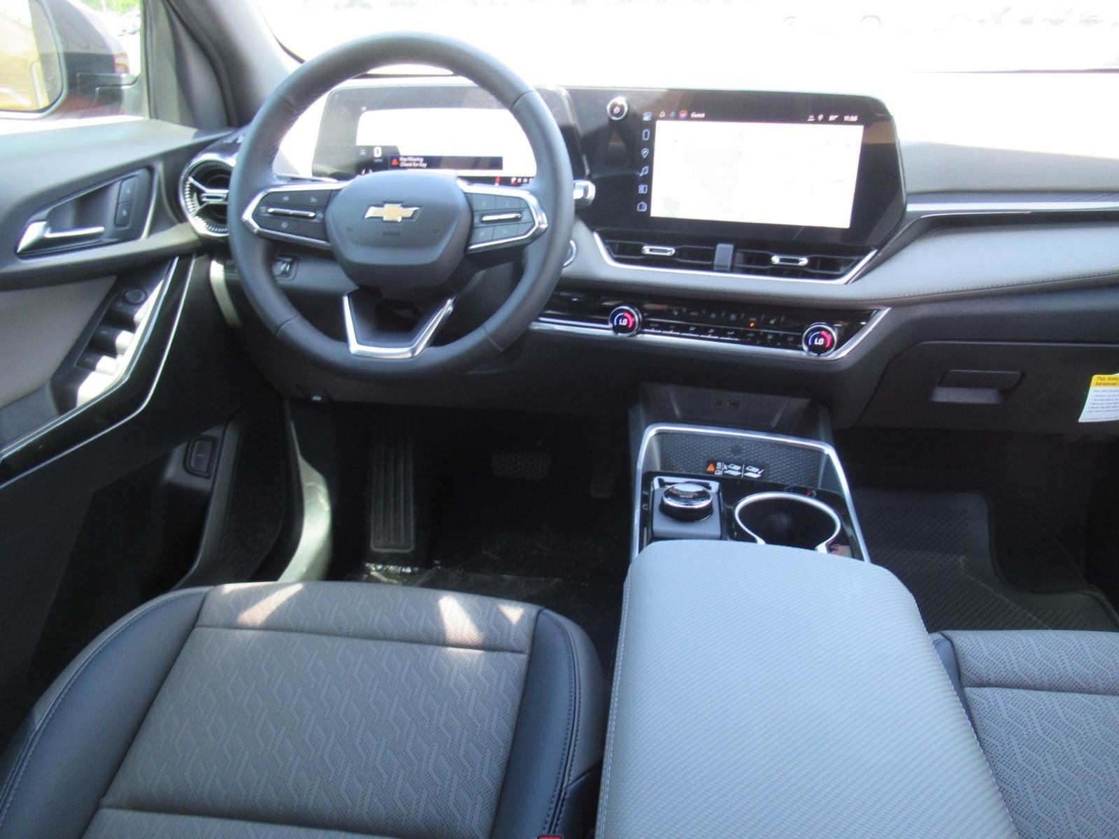 2027 Chevrolet Equinox LT - Photo 14
