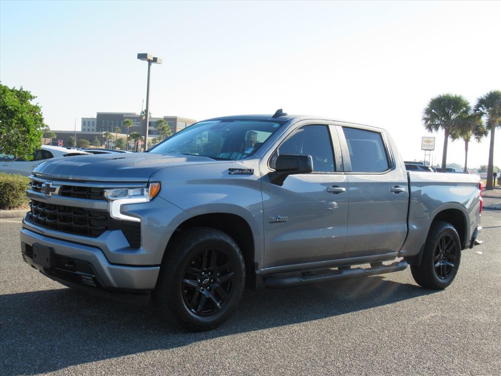 2023 Chevrolet Silverado 1500 RST photo 3