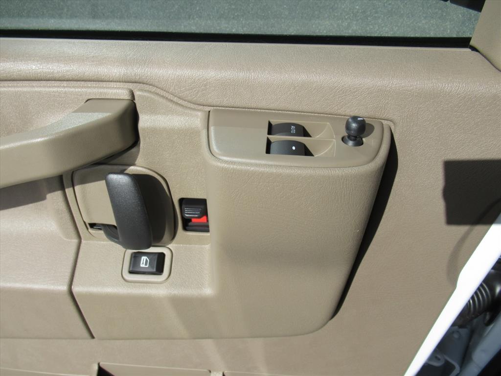 2026 Chevrolet Express Cargo Work Van - Photo 24