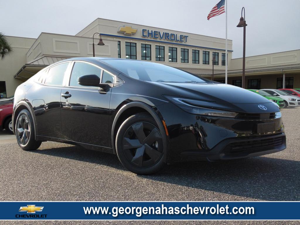 2023 Toyota Prius LE's photo