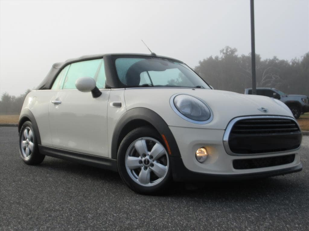 2016 MINI Cooper Base's photo