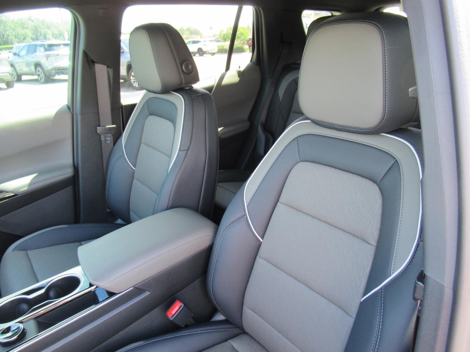 2027 Chevrolet Equinox LT - Photo 18