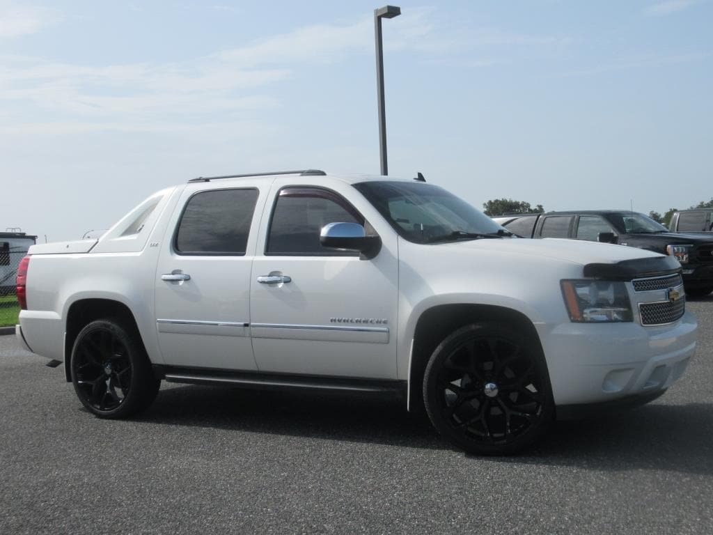 Used 2012 Chevrolet Avalanche LTZ with VIN 3GNTKGE77CG137885 for sale in Wildwood, FL