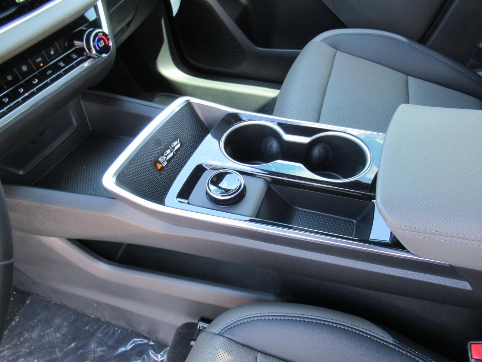 2027 Chevrolet Equinox LT - Photo 19