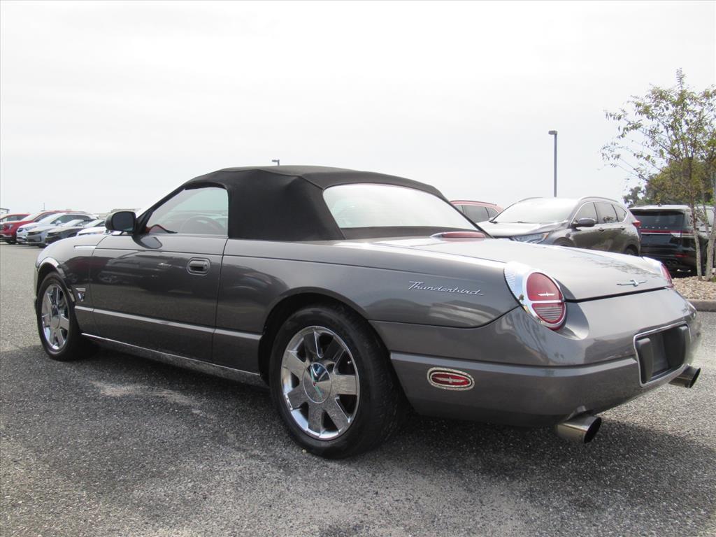 2003 Ford Thunderbird photo 3