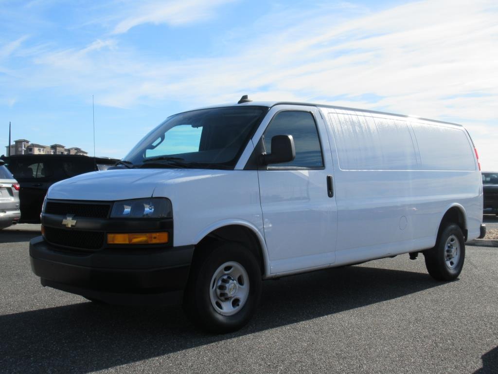2023 Chevrolet Express 2500 Van Cargo photo 3