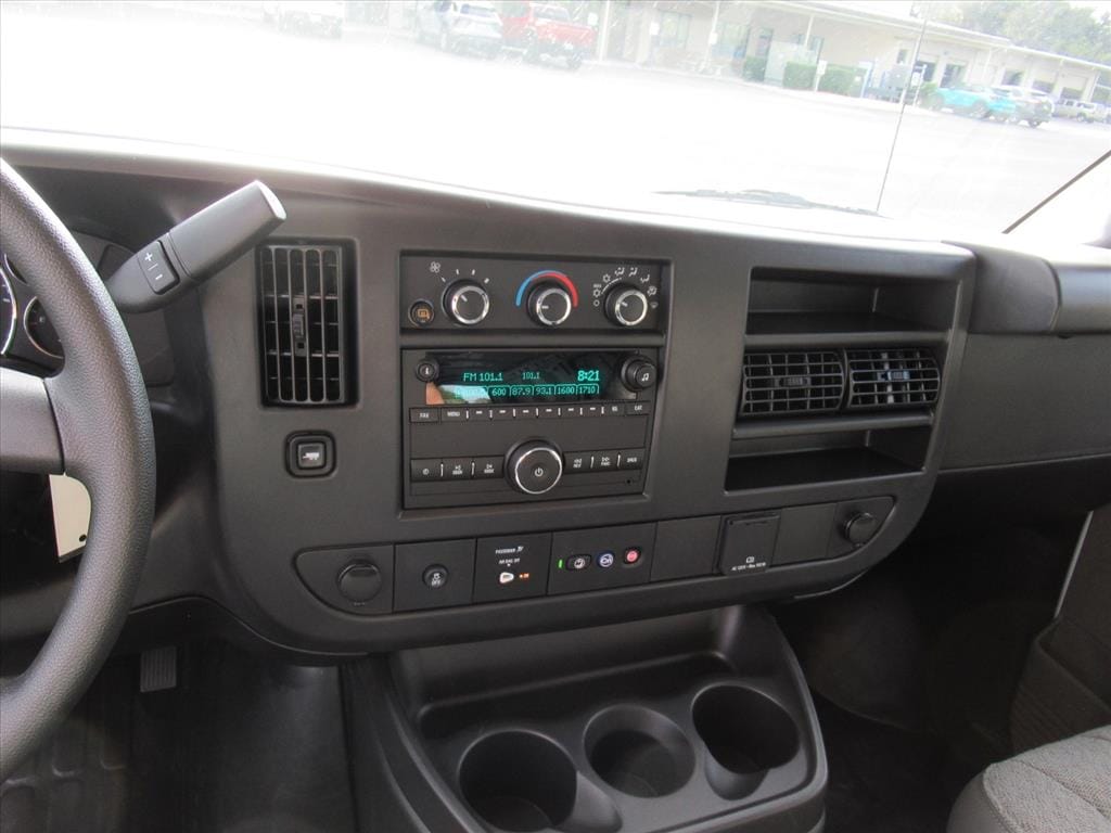 2025 Chevrolet Express Cargo Work Van - Photo 17