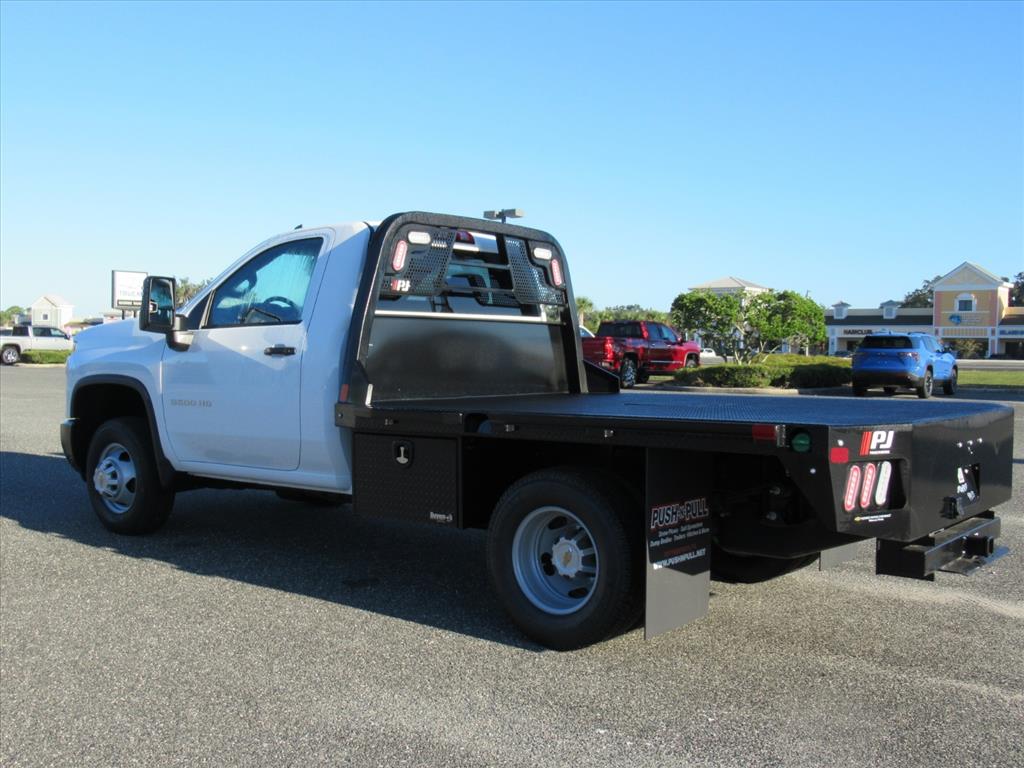 2025 Chevrolet Silverado 3500HD Work Truck photo 4