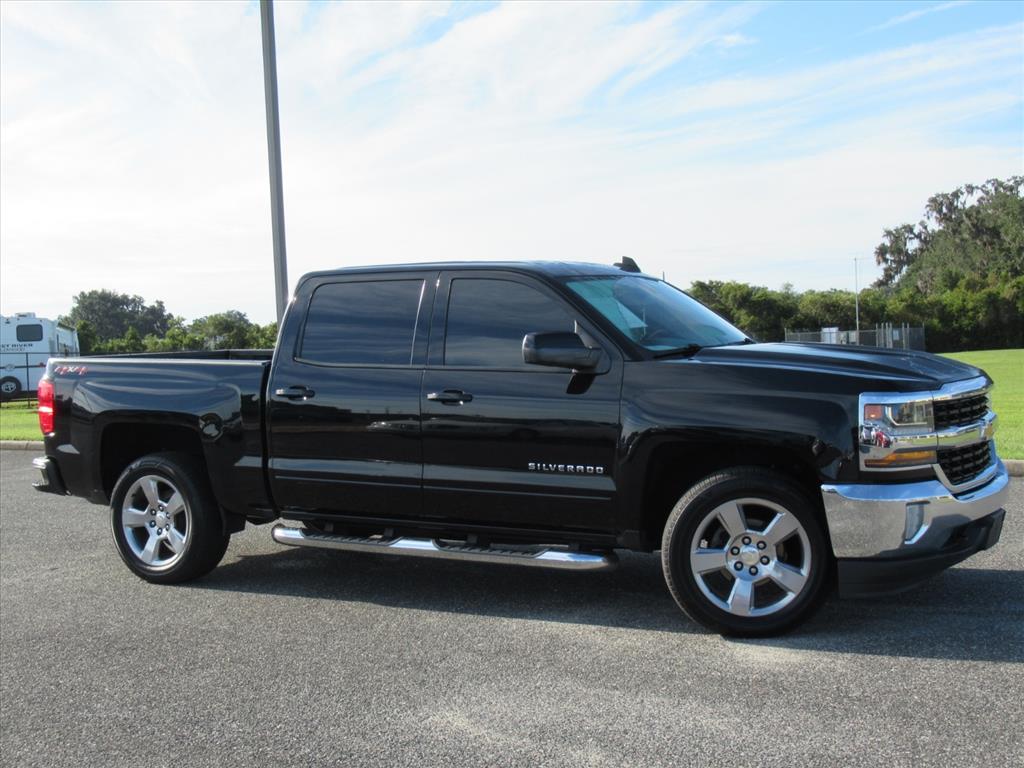 2018 Chevrolet Silverado 1500 LT photo 2