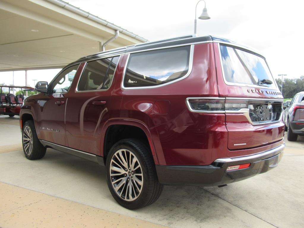 2023 Jeep Grand Wagoneer III photo 4